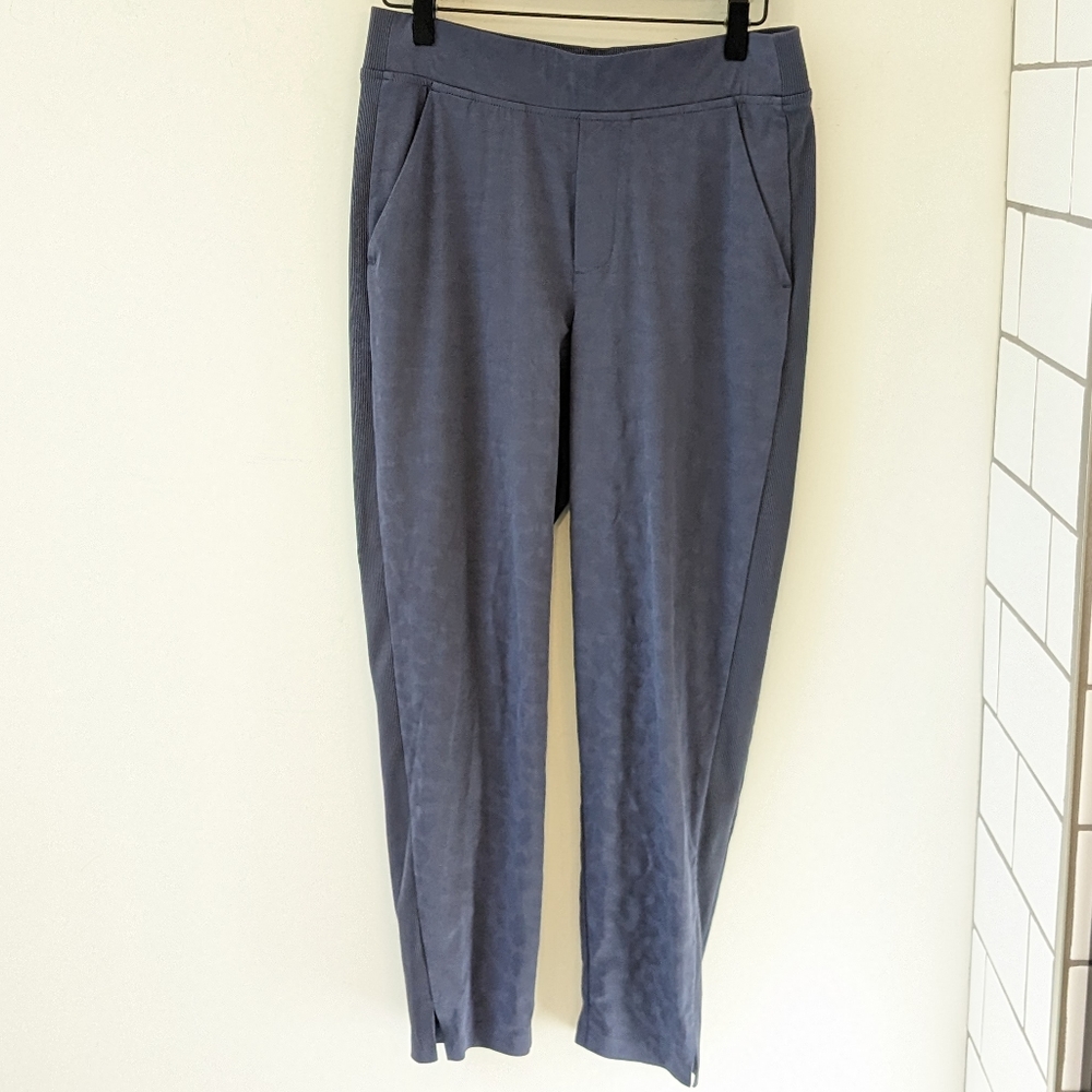 Athleta 2021 Brooklyn Textured Ankle Pants Grey Leopard